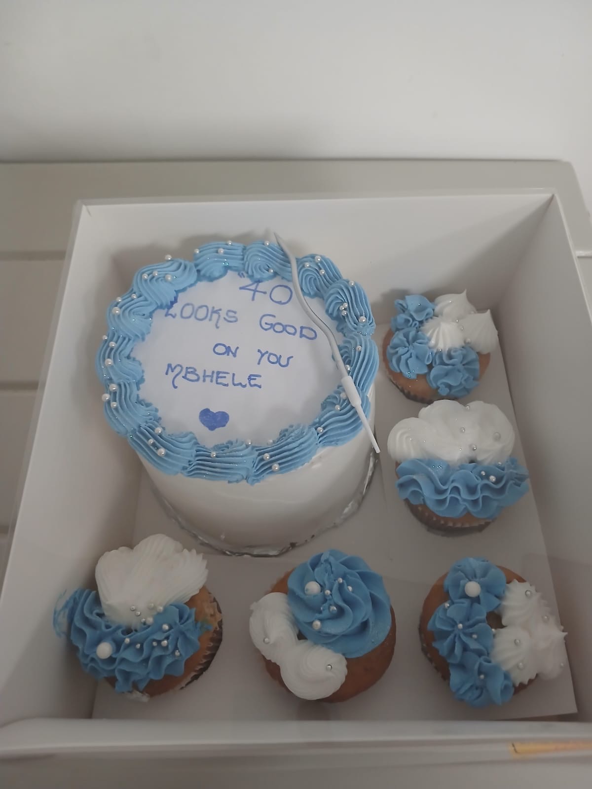 Blue Buttercream Cake & Cupcake Box — MN-016